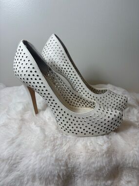 BCBG 6.5 Women's White Perforated High Heel Pumps